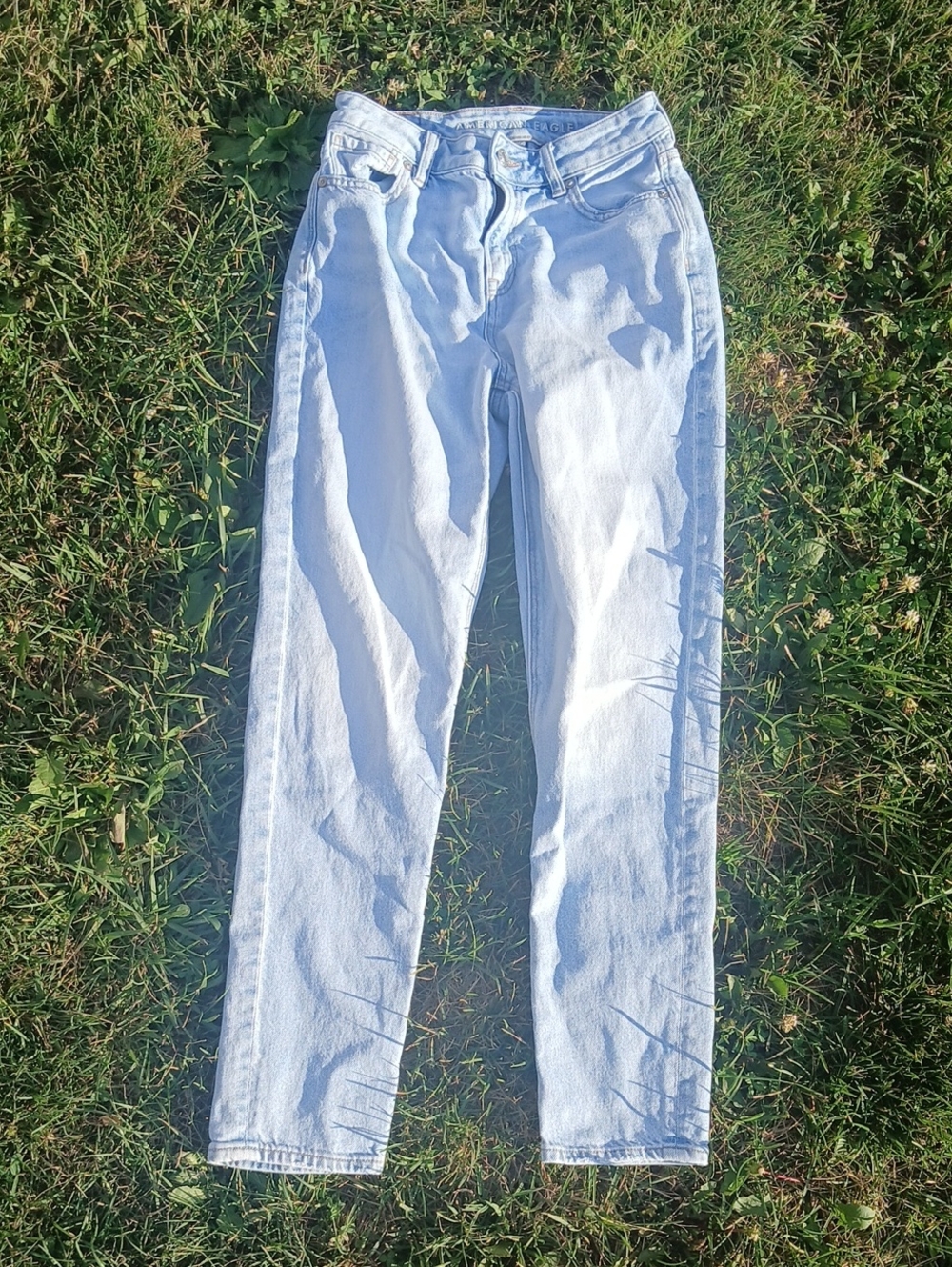 A.E.O. Strigid Light Blue Straight Leg Jeans Size 0
